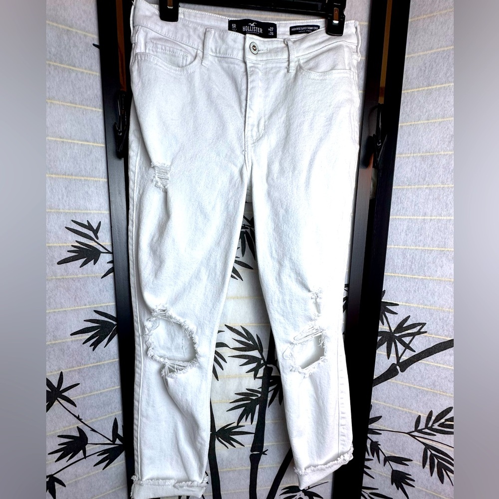Hollister High Rise Super Skinny Distressed Crop Jeans in White size 5R Waist 27